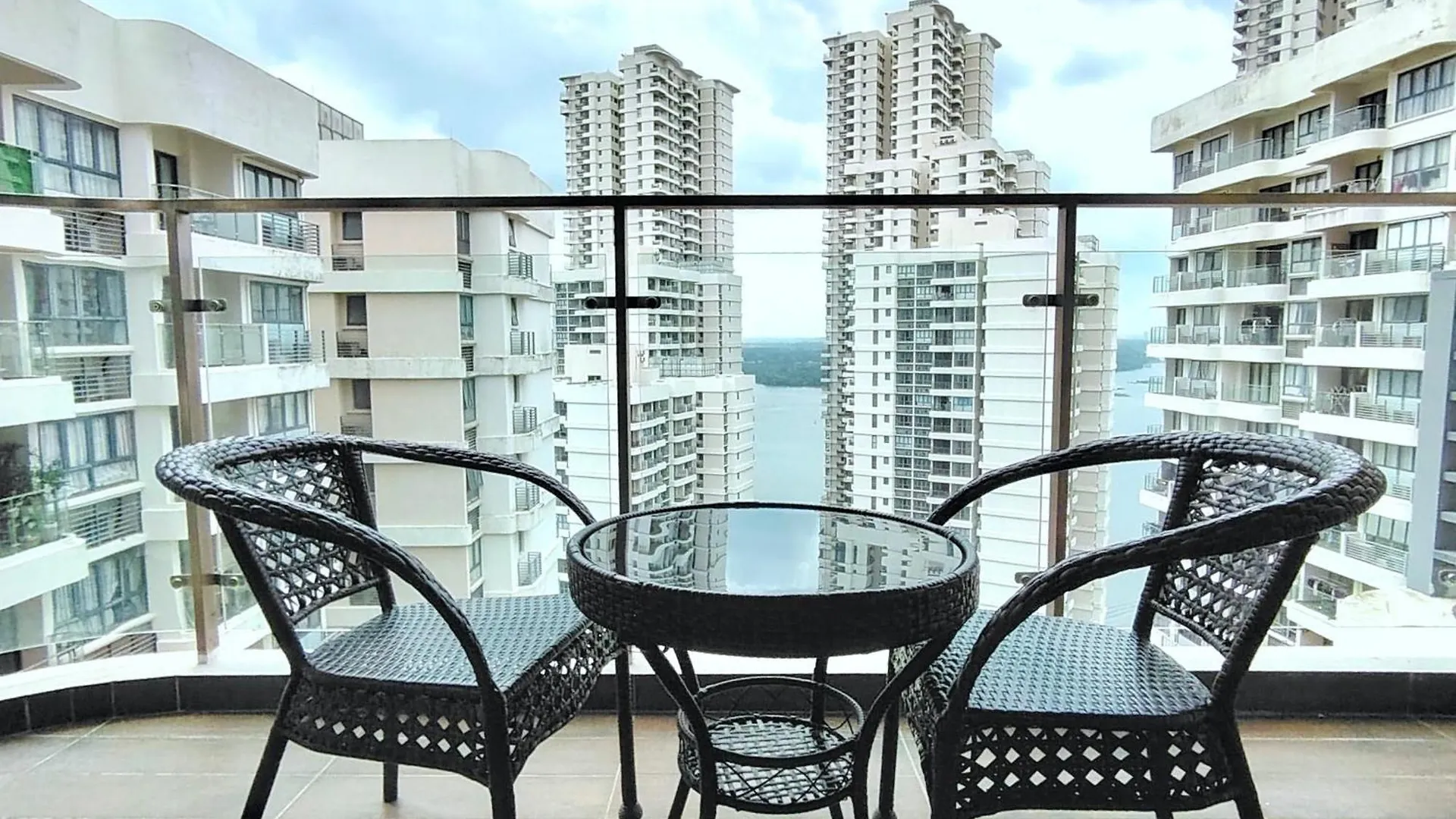 Deluxe 3 Bed 3 Bath Apartment Johor Bahru Malaysia