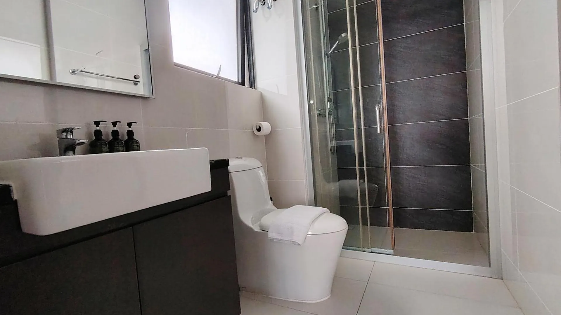 Deluxe 3 Bed 3 Bath Apartment Johor Bahru 0*,  Malajsie